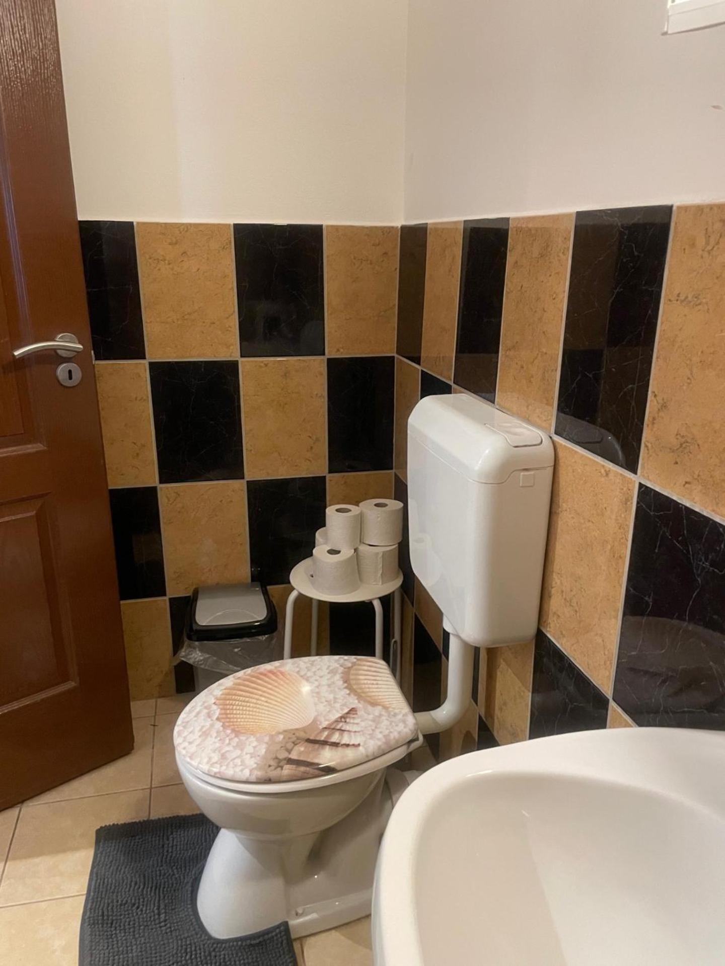 Arthaus Roenoek Apartment Ronok Екстериор снимка